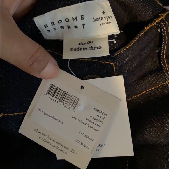 Embroidered denim skirt - Picture 2 of 3